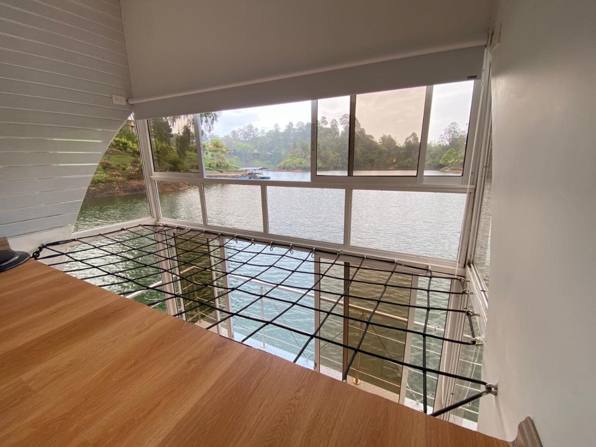 Casa Flotante La Trinidad Hotel Guatape Exterior photo